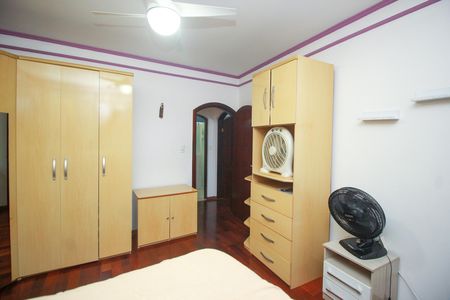 Casa à venda com 264m², 4 quartos e 4 vagasQuarto 1 - Casa 1