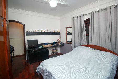 Casa à venda com 264m², 4 quartos e 4 vagasQuarto 2 - Casa 1