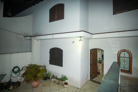 Casa à venda com 264m², 4 quartos e 4 vagasVaranda - Casa 2