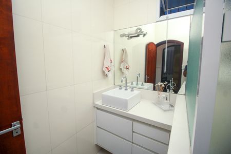Casa à venda com 264m², 4 quartos e 4 vagasBanheiro Social - Casa 1