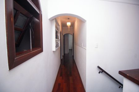 Casa à venda com 264m², 4 quartos e 4 vagasCorredor - Casa 1