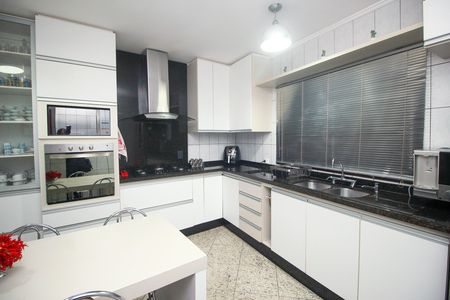 Casa à venda com 264m², 4 quartos e 4 vagasCozinha - Casa 1