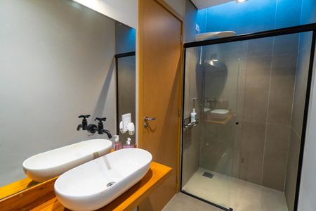 Banheiro Social de casa à venda com 3 quartos, 300m² em Vila Guarani (zona Sul), São Paulo