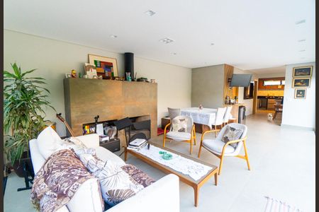 Sala de casa à venda com 3 quartos, 300m² em Vila Guarani (zona Sul), São Paulo