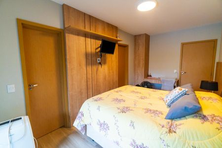 Casa à venda com 300m², 3 quartos e 3 vagas Casa à venda com 300m², 3 quartos e 3 vagasSuite 3