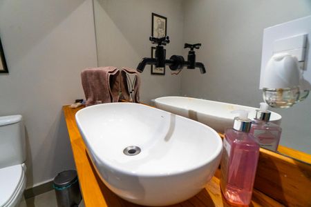 Casa à venda com 300m², 3 quartos e 3 vagas Casa à venda com 300m², 3 quartos e 3 vagasBanheiro Social