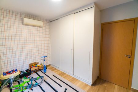 Casa à venda com 300m², 3 quartos e 3 vagas Casa à venda com 300m², 3 quartos e 3 vagasSuite 2