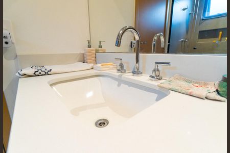 Casa à venda com 300m², 3 quartos e 3 vagas Casa à venda com 300m², 3 quartos e 3 vagasBanheiro da Suíte 2