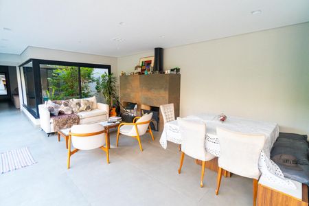 Sala de casa à venda com 3 quartos, 300m² em Vila Guarani (zona Sul), São Paulo