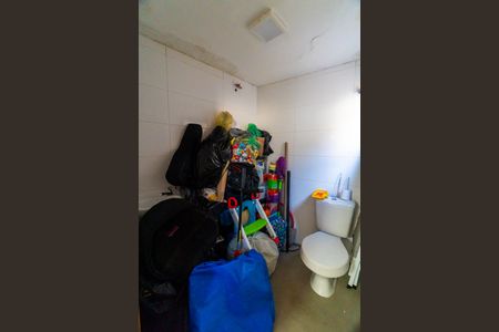 Casa à venda com 300m², 3 quartos e 3 vagas Casa à venda com 300m², 3 quartos e 3 vagasBanheiro de serviço