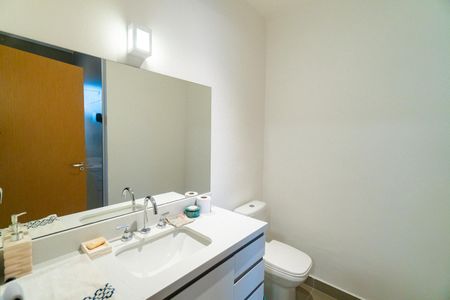 Casa à venda com 300m², 3 quartos e 3 vagas Casa à venda com 300m², 3 quartos e 3 vagasBanheiro da Suíte 2