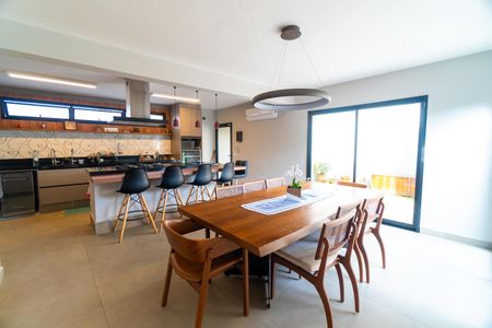 Casa à venda com 300m², 3 quartos e 3 vagas Casa à venda com 300m², 3 quartos e 3 vagasCozinha