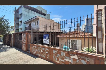 Fachada de casa à venda com 1 quarto, 240m² em Santa Maria, São Caetano do Sul