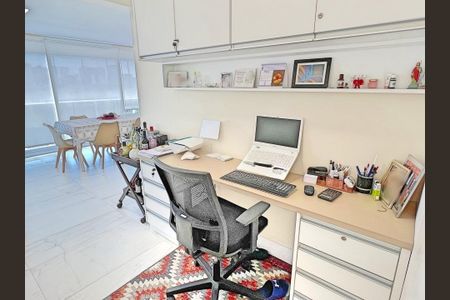 Apartamento à venda com 3 quartos, 92m² em Bosque da Saúde, São Paulo