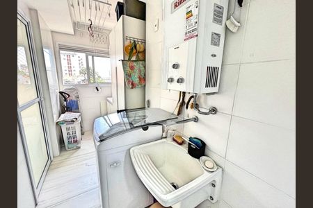 Apartamento à venda com 92m², 3 quartos e 2 vagas Apartamento à venda com 92m², 3 quartos e 2 vagasÁrea de serviço