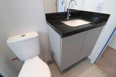 Apartamento para alugar com 68m², 2 quartos e 2 vagasBanheiro do Quarto 2