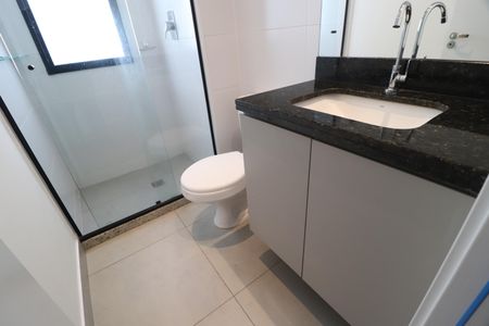 Apartamento para alugar com 68m², 2 quartos e 2 vagasBanheiro do Quarto 2