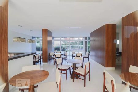 Apartamento à venda com 74m², 3 quartos e 2 vagas Apartamento à venda com 74m², 3 quartos e 2 vagasSalão de Festas