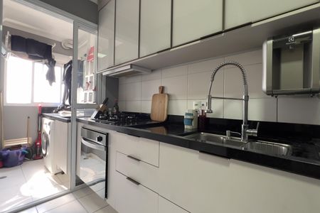 Apartamento à venda com 74m², 3 quartos e 2 vagas Apartamento à venda com 74m², 3 quartos e 2 vagasCozinha e Área de Serviço