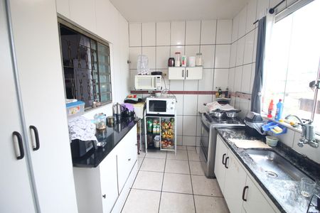Casa à venda com 200m², 3 quartos e 3 vagasCozinha e Área de Serviço