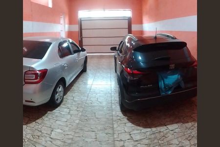 Casa à venda com 250m², 3 quartos e 4 vagas Casa à venda com 250m², 3 quartos e 4 vagasGARAGEM