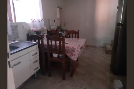 Casa à venda com 250m², 3 quartos e 4 vagas Casa à venda com 250m², 3 quartos e 4 vagasCOZINHA