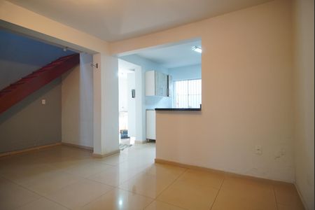 Sala 2 de casa para alugar com 4 quartos, 144m² em Passo das Pedras, Porto Alegre