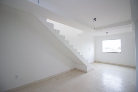 Sala de apartamento para alugar com 3 quartos, 110m² em Novo Progresso, Contagem