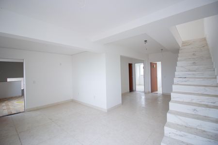 Sala de apartamento para alugar com 3 quartos, 110m² em Novo Progresso, Contagem