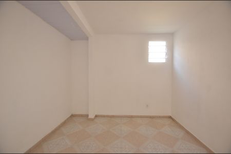 Quarto 1 de casa para alugar com 2 quartos, 60m² em Bento Ribeiro, Rio de Janeiro