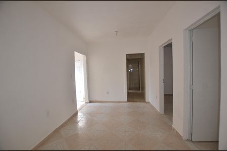 Sala de casa para alugar com 2 quartos, 60m² em Bento Ribeiro, Rio de Janeiro