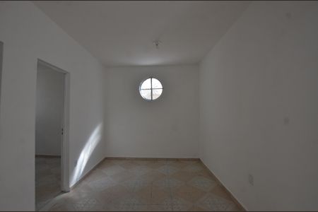 Sala de casa para alugar com 2 quartos, 60m² em Bento Ribeiro, Rio de Janeiro
