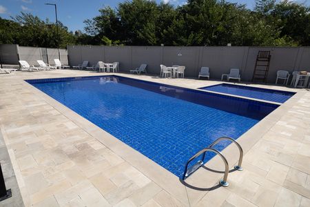 Apartamento para alugar com 49m², 2 quartos e 1 vaga Apartamento para alugar com 49m², 2 quartos e 1 vagaÁrea comum - Piscina
