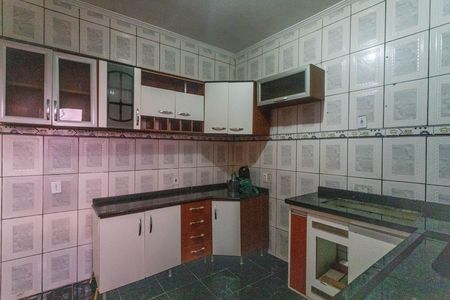 Casa à venda com 165m², 2 quartos e 2 vagas Casa à venda com 165m², 2 quartos e 2 vagasCozinha