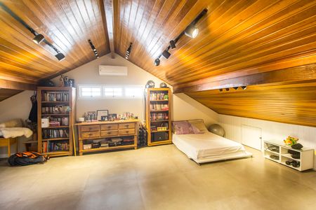 Casa de condomínio à venda com 680m², 4 quartos e 8 vagas Casa de condomínio à venda com 680m², 4 quartos e 8 vagasSala