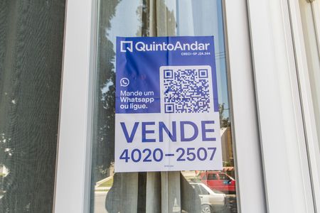 Casa de condomínio à venda com 680m², 4 quartos e 8 vagas Casa de condomínio à venda com 680m², 4 quartos e 8 vagasVista da Rua