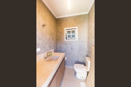 Casa de condomínio à venda com 680m², 4 quartos e 8 vagas Casa de condomínio à venda com 680m², 4 quartos e 8 vagasBanheiro
