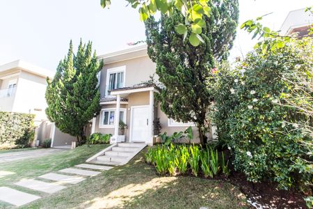 Casa de condomínio à venda com 680m², 4 quartos e 8 vagas Casa de condomínio à venda com 680m², 4 quartos e 8 vagasVista da Rua
