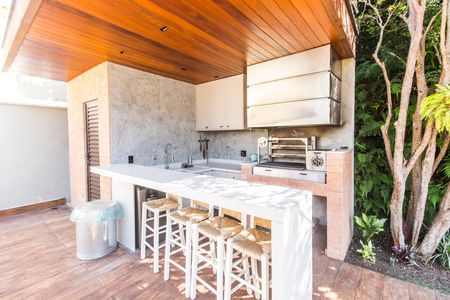 Casa de condomínio à venda com 680m², 4 quartos e 8 vagas Casa de condomínio à venda com 680m², 4 quartos e 8 vagasÁrea gourmet