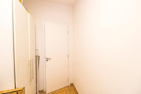 Casa de condomínio à venda com 680m², 4 quartos e 8 vagas Casa de condomínio à venda com 680m², 4 quartos e 8 vagasQuarto de Serviço