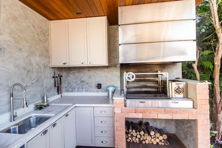 Casa de condomínio à venda com 680m², 4 quartos e 8 vagas Casa de condomínio à venda com 680m², 4 quartos e 8 vagasÁrea gourmet
