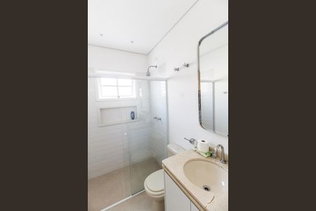 Casa de condomínio à venda com 680m², 4 quartos e 8 vagas Casa de condomínio à venda com 680m², 4 quartos e 8 vagasBanheiro da Suíte