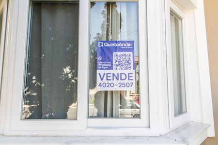 Casa de condomínio à venda com 680m², 4 quartos e 8 vagas Casa de condomínio à venda com 680m², 4 quartos e 8 vagasVista da Rua