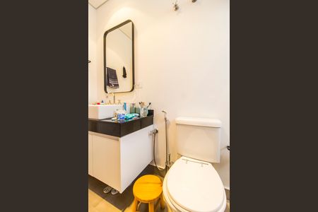 Casa de condomínio à venda com 680m², 4 quartos e 8 vagas Casa de condomínio à venda com 680m², 4 quartos e 8 vagasBanheiro da Suíte