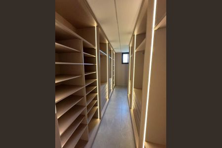 Casa para alugar com 360m², 4 quartos e 5 vagas