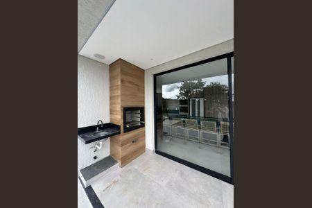 Casa para alugar com 360m², 4 quartos e 5 vagas