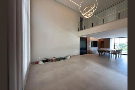 Casa para alugar com 360m², 4 quartos e 5 vagas