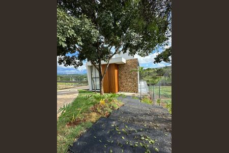 Casa para alugar com 360m², 4 quartos e 5 vagas