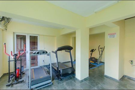 Apartamento para alugar com 49m², 2 quartos e 1 vaga Apartamento para alugar com 49m², 2 quartos e 1 vagaÁrea Comum - Academia
