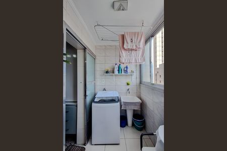 Apartamento à venda com 70m², 2 quartos e 1 vagaÁrea de Serviço